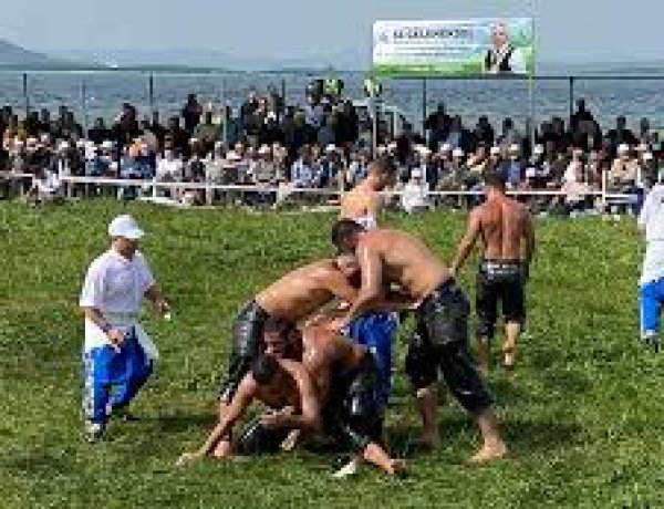 Geleneksel Kepez Yağlı Pehlivan Güreşleri